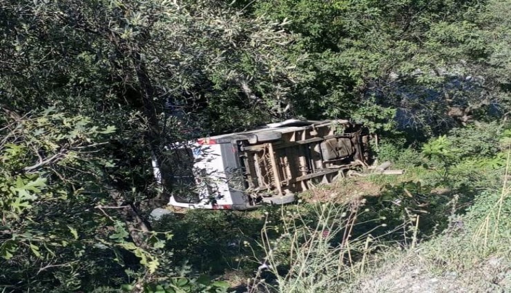 Aydın'da minibüs uçurumdan yuvarlandı: 1 kişi hayatını kaybetti