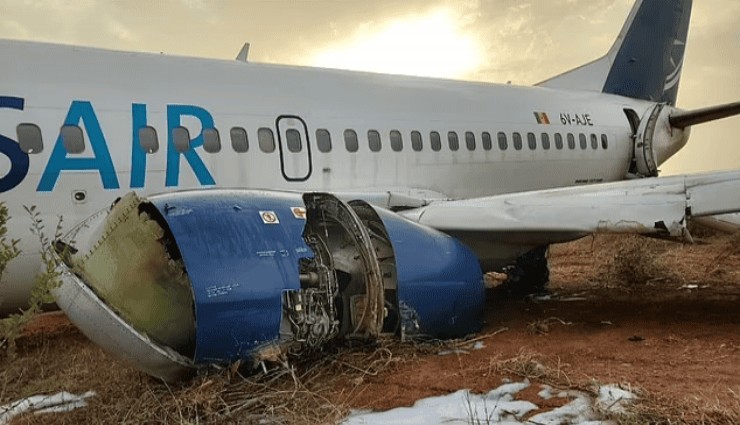Boeing 737 uçağı Senegal'de kalkış sırasında düştü: Dördü ağır 11 yaralı