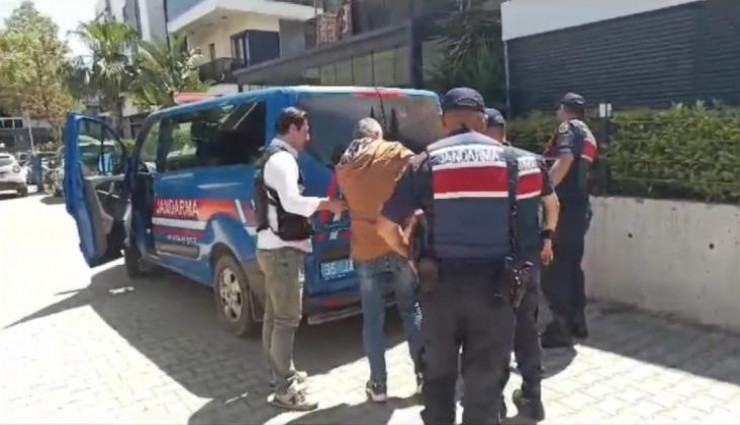 İzmir'de yakalanan 17 göçmen kaçakçılığı organizatörü tutuklandı