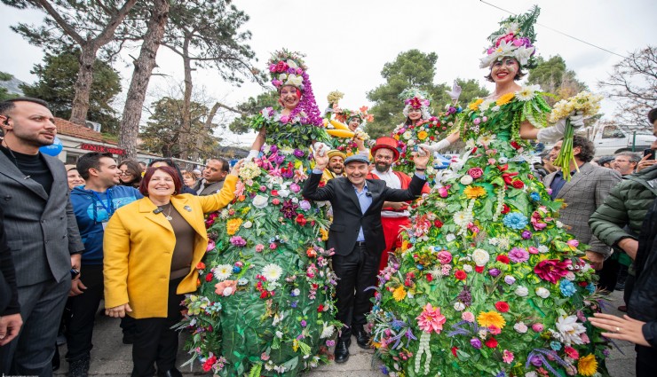 Karaburun'un mis kokulu festivali 6. kez başladı