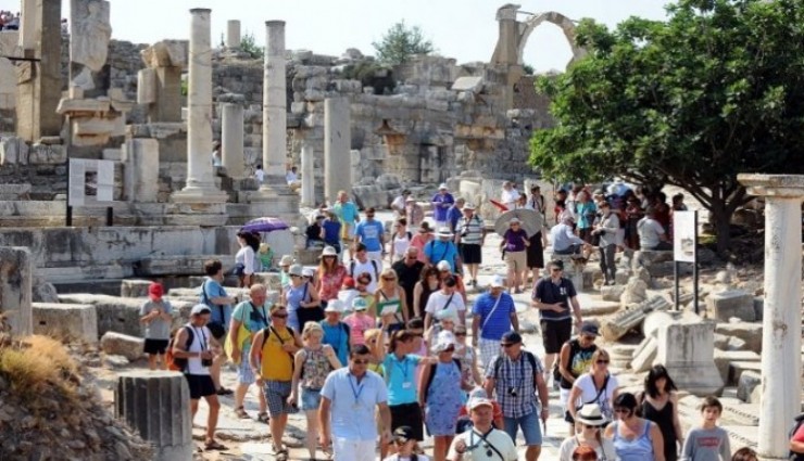 İzmir'e 2024'te rekor yabancı turist ziyareti