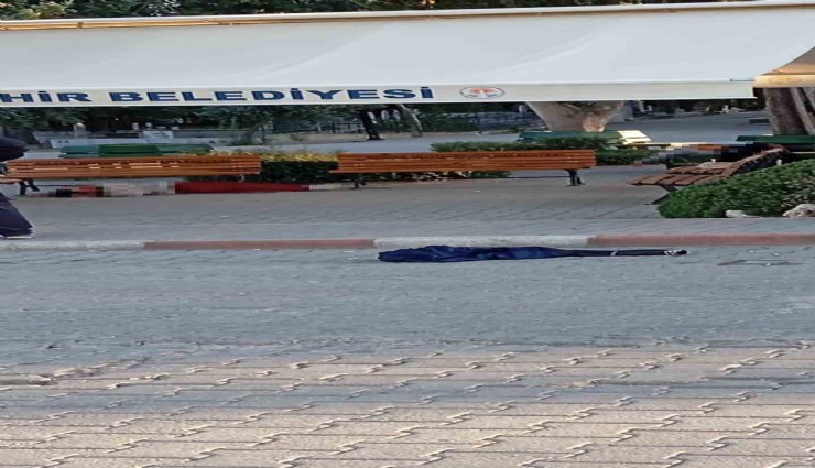 Adana'da kabir ziyaretine gelen 3 kadın öldürüldü