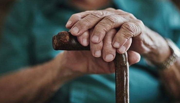 Aile Bakanlığı’ndan yaşlılara evde bakım desteği başladı!