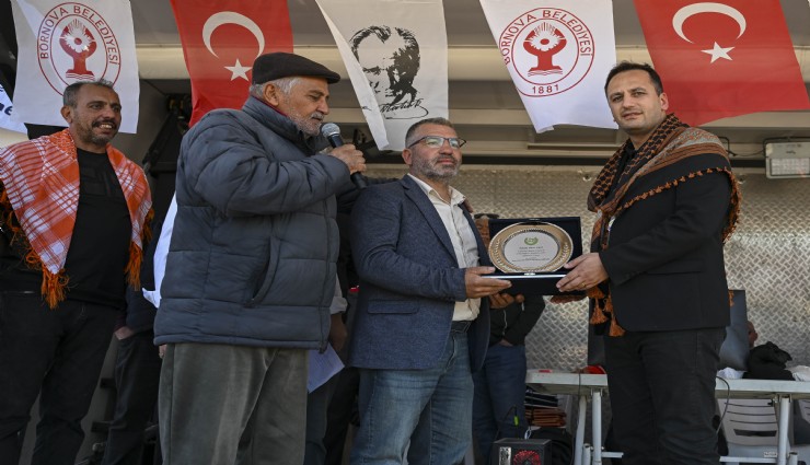Bornova’da Geleneksel Rahvan At Yarışları coşkusu
