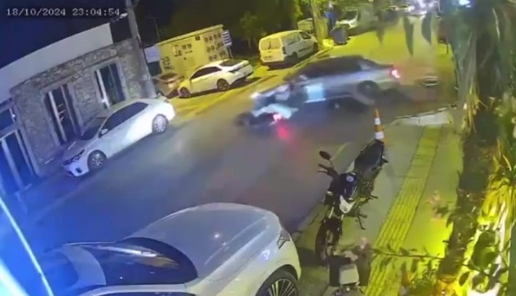 Buca'da feci kaza: Motosiklet otomobile ok sapladı, 1 ölü, 1 yaralı