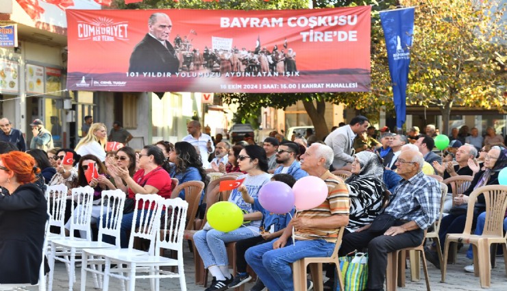 Cumhuriyet her yerde etkinlikleri devam ediyor: Tire'de bayram coşkusu