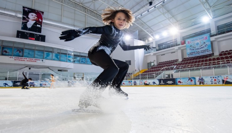 İzmir Büyükşehir Belediyesi Buz Sporları Salonu, 14 Ekim'de yeni sezon için kapılarını açacak