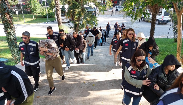 İzmir dahil 13 ilde yasa dışı bahis operasyonu: 39 gözaltı