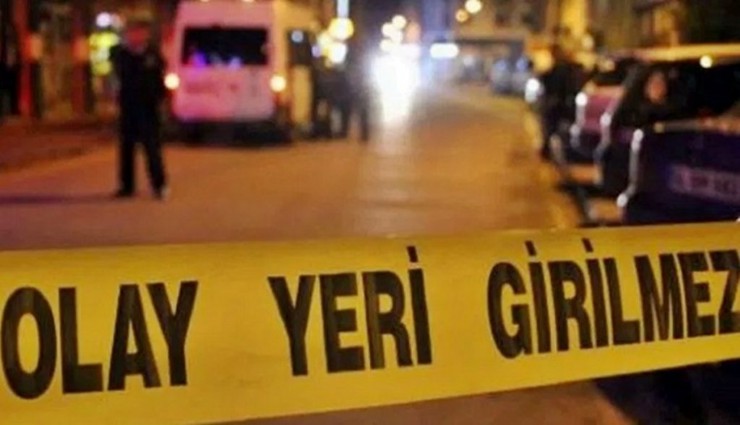 İzmir'de kazaya karışan araçlarından inen sürücülere otomobil çarptı: 2 sürücü hayatını kaybetti