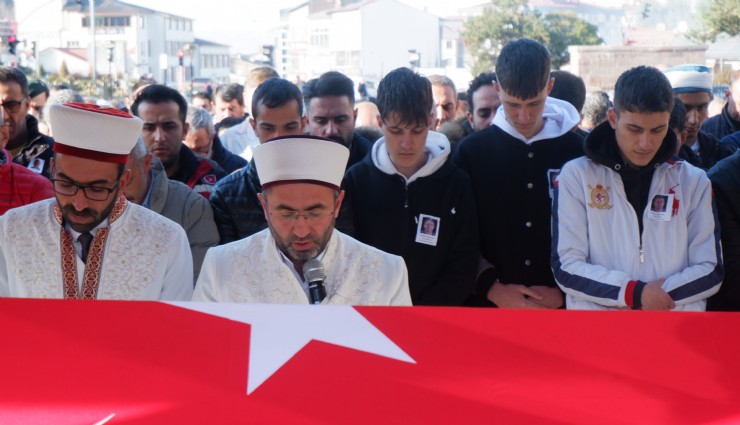 İzmir'de markete yapılan saldırıda polis memuru hayatını kaybetmişti: Erzurum'da toprağa verildi