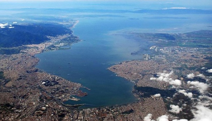 İzmir Körfezi'nde hangi başkan ne yaptı? Son 40 yılı özetleyen belgesel