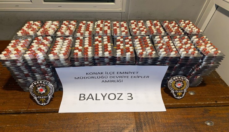 Konak'ta makarna kolisinden 5 bin 559 adet uyuşturucu çıktı