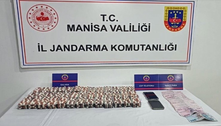 Manisa'da uyuşturucu ticareti yapan kişilere Jandarmadan suçüstu