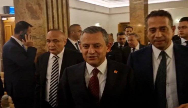 Özgür Özel'den 'Cumhurbaşkanı'nı ayakta karşılama' açıklaması