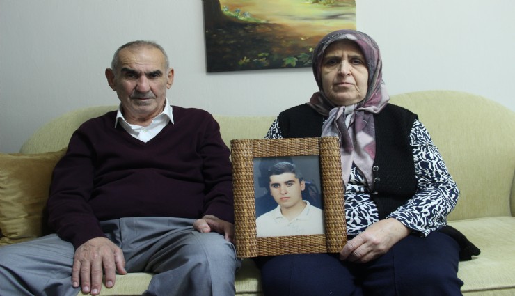 22 yıldır oğullarını arayan ailenin yürek burkan hikayesi: Ömrümün yarısı ağlamakla geçti