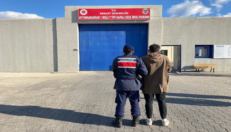 4 yıl 2 ay hapis cezasıyla aranan şahsı JASAT yakaladı