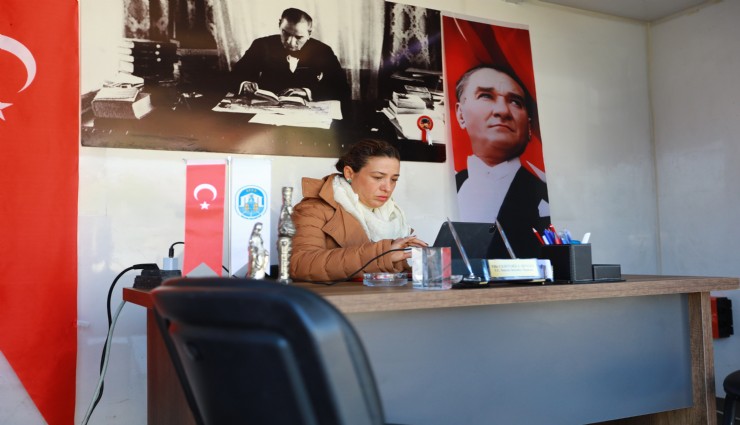 Başkan Sengel makamını nöbet alanına taşıdı