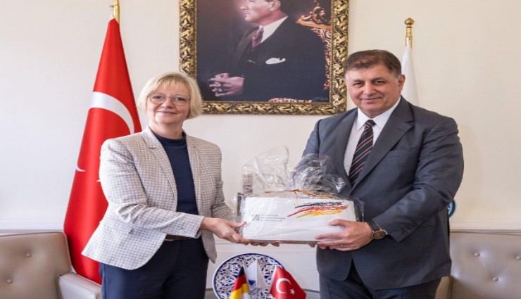 Başkan Tugay, Almanya Büyükelçisi'ni ağırladı: Üniversitelerle verimli çalışmalar yapabiliriz