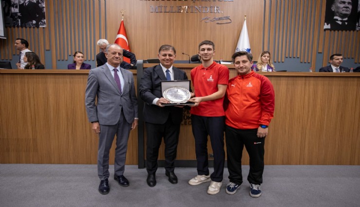 Başkan Tugay'dan millilik vurgusu