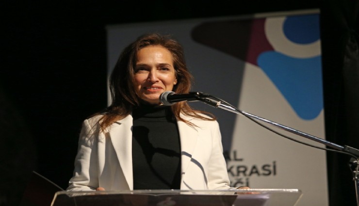 Başkan Ünsal, Kent Söyleşileri’ne konuk oldu: Karşıyakalı olmak ayrıcalıktır