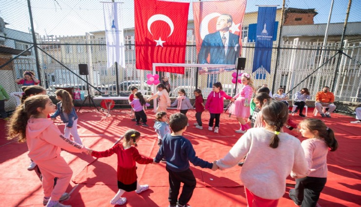 Büyükşehir Belediyesi’nden Basmane’de çocuk şenliği:
