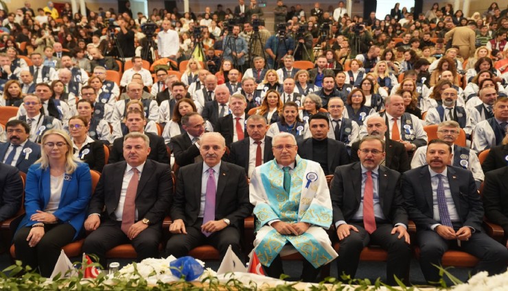 EÜ akademik yıl açılış töreni özel konuklarla gerçekleşti