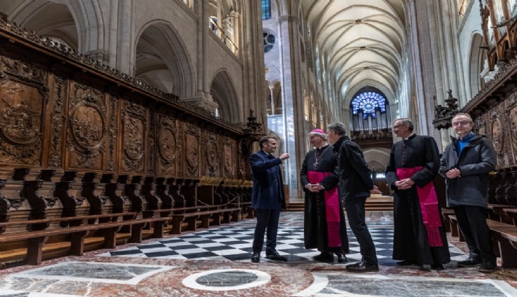 Fransa'nın 861 yıllık Notre-Dame Katedrali'nde yenileme çalışmaları tamamlandı