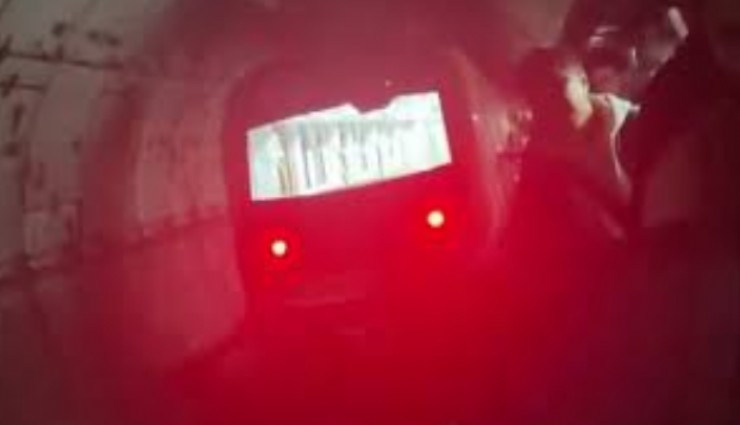 İstanbul'da metro 5 durak durmadı: Yolcular acil yardım butonuna bastı