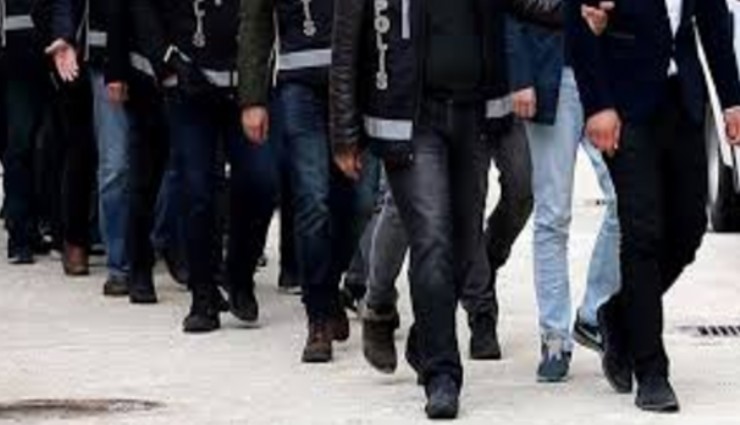 İzmir dahil 10 ilde siber dolandırıcılara operasyon: 25 kişiye gözaltı