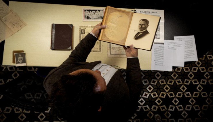 İzmir'deki tarihi değerler özel odalarda saklanıyor: Atatürk'ün ıslak imzası bulunan mebus defteri, 1927'de basılan ilk nutuk APİKAM'da bulunuyor