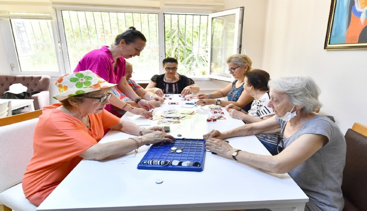 İzmir’in ileri yaş eylem planı örnek olacak