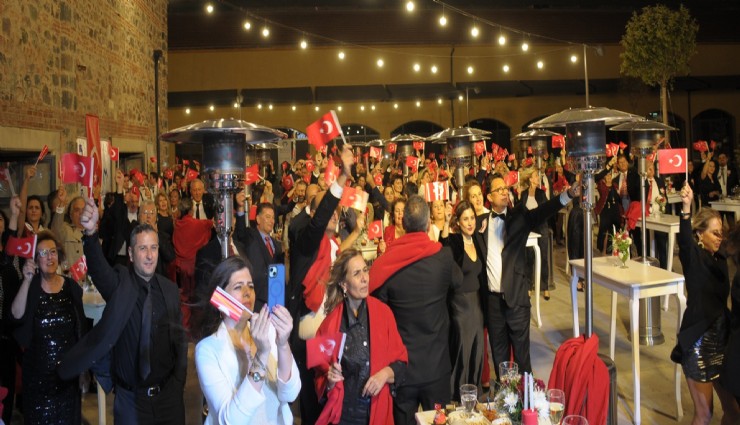 İZSİAD’dan Cumhuriyet Bayramı’na Coşkulu Kutlama