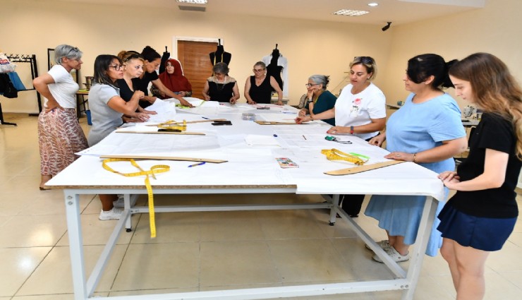 Kadın dostu kent İzmir: Kadın Dayanışma Merkezleri’nde çok yönlü çalışmalar yapılıyor