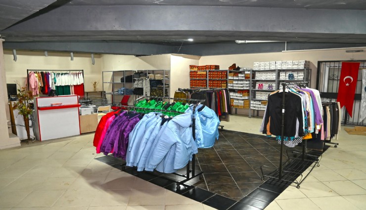 Karabağlar Belediyesi sosyal market yeni yerinde hizmete açılıyor