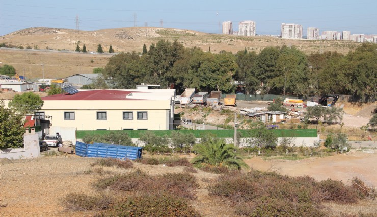 Karabağlar'daki kaçak tarikat binası yıkımına yine 'emniyet' engeli