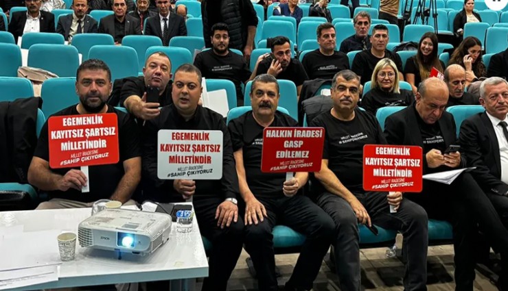Konak Belediye Meclisi'nde Kayyım protestosu:  Halkın iradesi gasp edilemez