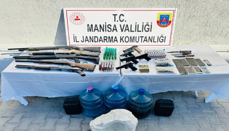 Manisa'da jandarmadan 9 adrese eş zamanlı operasyon: 7 kişiye gözaltı