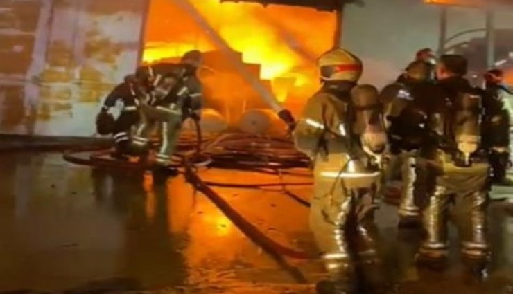Mobilya fabrikasında yangın... 22 itfaiye müdahale ediyor
