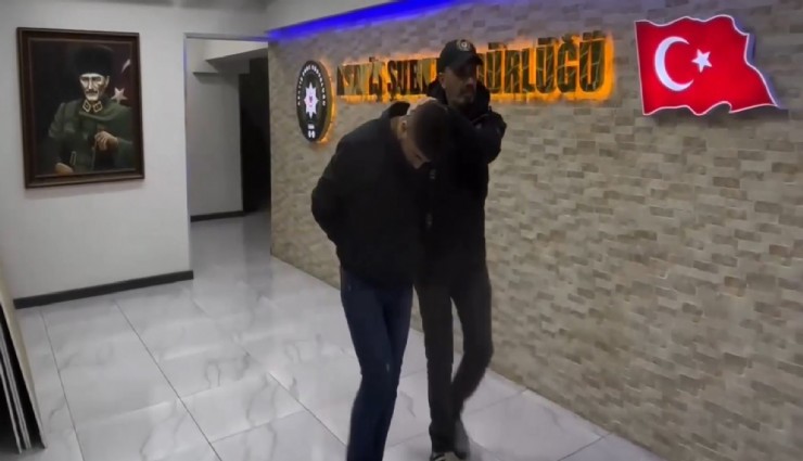 Polisin durdurduğu kişiden 3 milyon TL’lik döviz ve ziynet eşyası çıktı