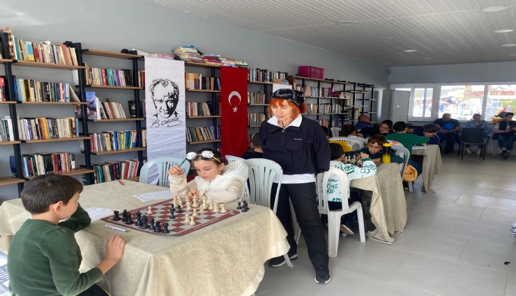 Seferihisar Belediyesi Ata’yı satrançla andı