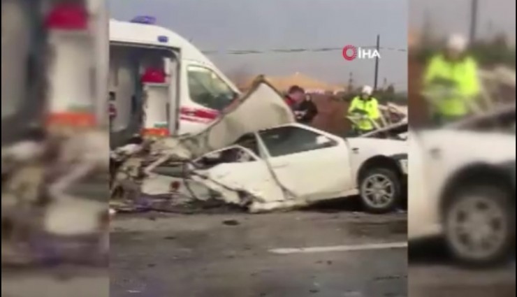 Afyonkarahisar’da düğün yolunda feci kaza: 3 can kaybı, 3 yaralı