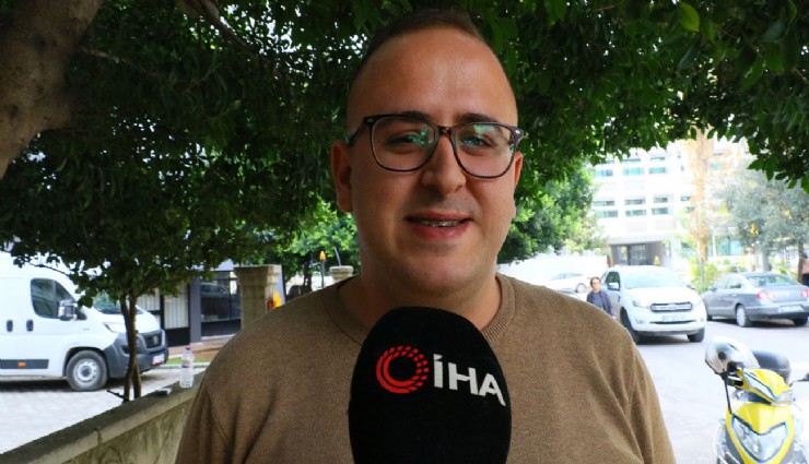 Antalya'da ilginç hayır: Boşanmasının 6 ayını  simit dağıtarak kutladı