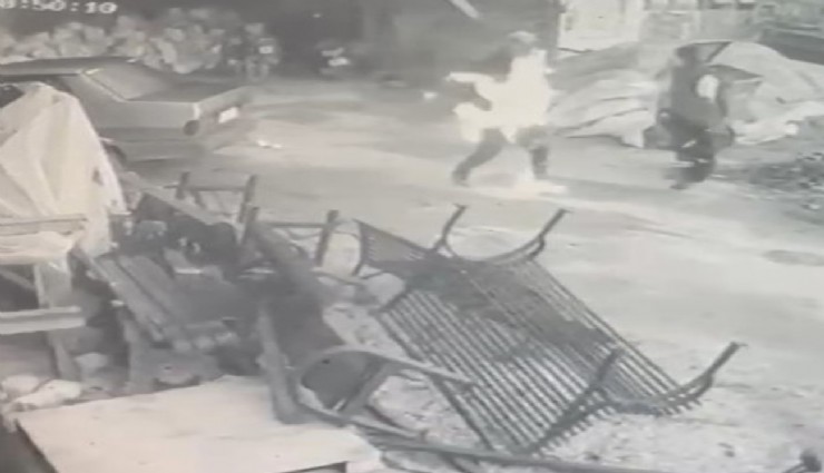 Ateşe tiner dökerken cayır cayır yandı
