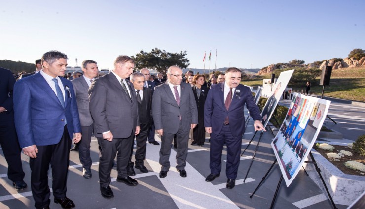 Azerbaycan’ın milli lideri Haydar Aliyev, İzmir'de anıldı
