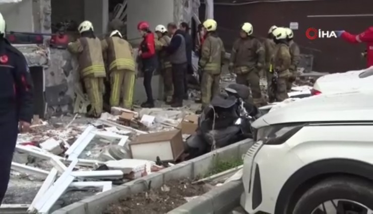 Beylikdüzü’nde 14 katlı binada patlama: Kurtarma çalışmaları devam ediyor