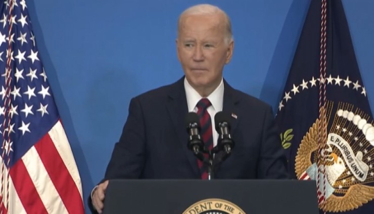 Biden'e talihsiz kaza: Prompter bozulunca ilginç tepki verdi