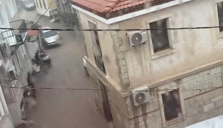 Çeşme'de caddeler göle döndü
