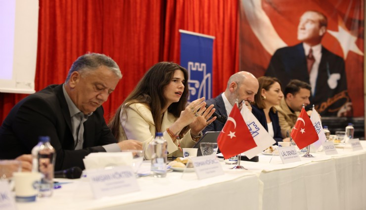 Çeşme’de ‘Esnaf Buluşması’ düzenlendi