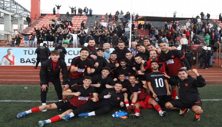 Dikili Belediyespor  şampiyonluğunu ilan etti