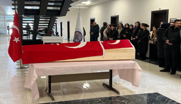Erzurum'da başına buz kütlesi düşen genç yaşam savaşını kaybetti